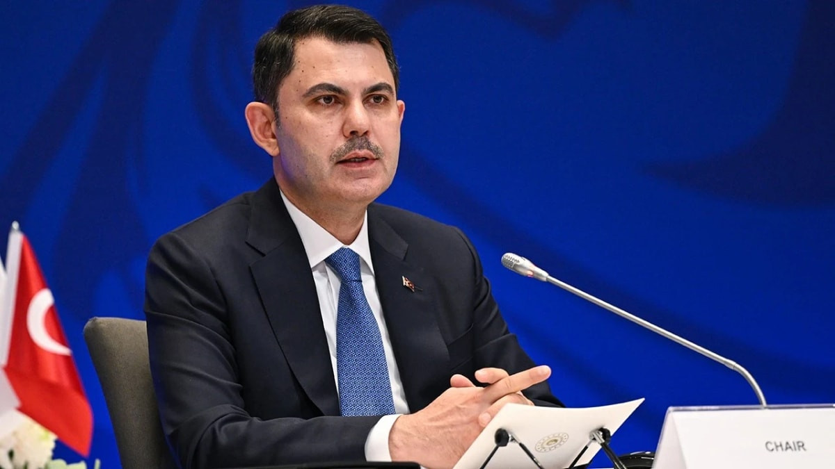 Murat Kurum: Enkaz altındaki vatandaşlarımıza ulaşmak için çalışmalar sürüyor